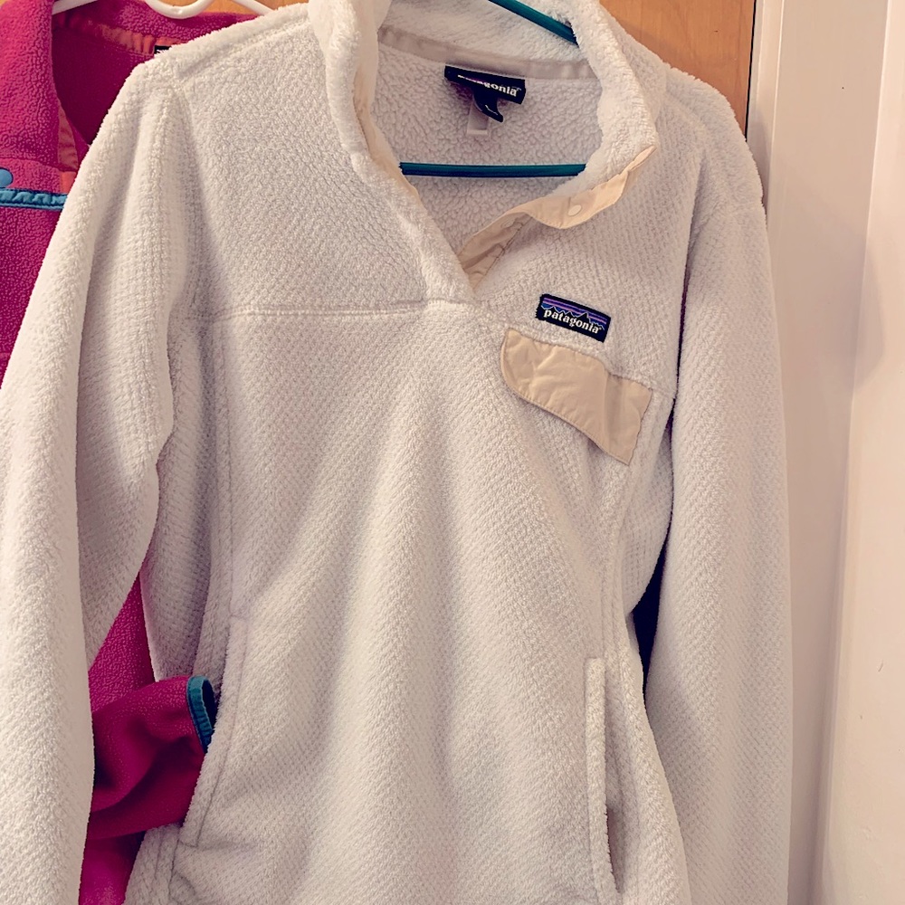 Women’s size small Patagonia fleece pullovers. Just broke in and cozy!